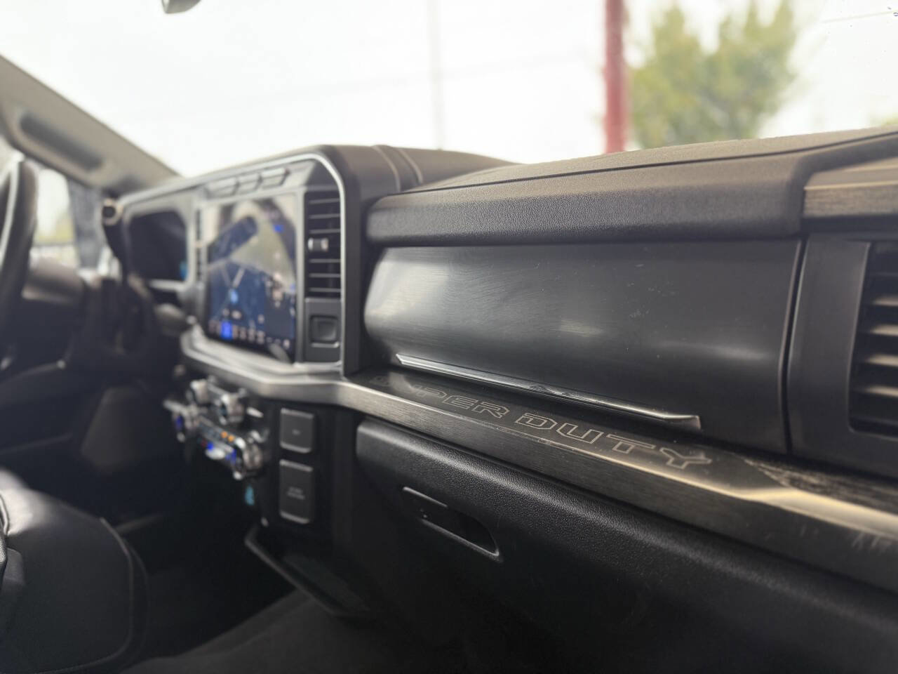 Used 2024 Ford F350 Lariat image 8