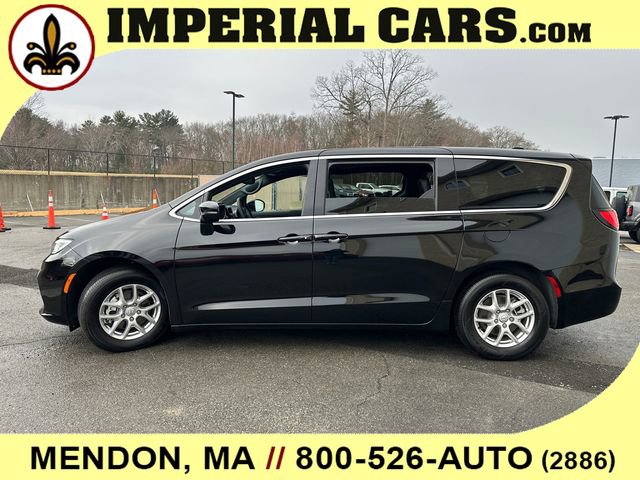 New 2026 Chrysler Pacifica Select image 6