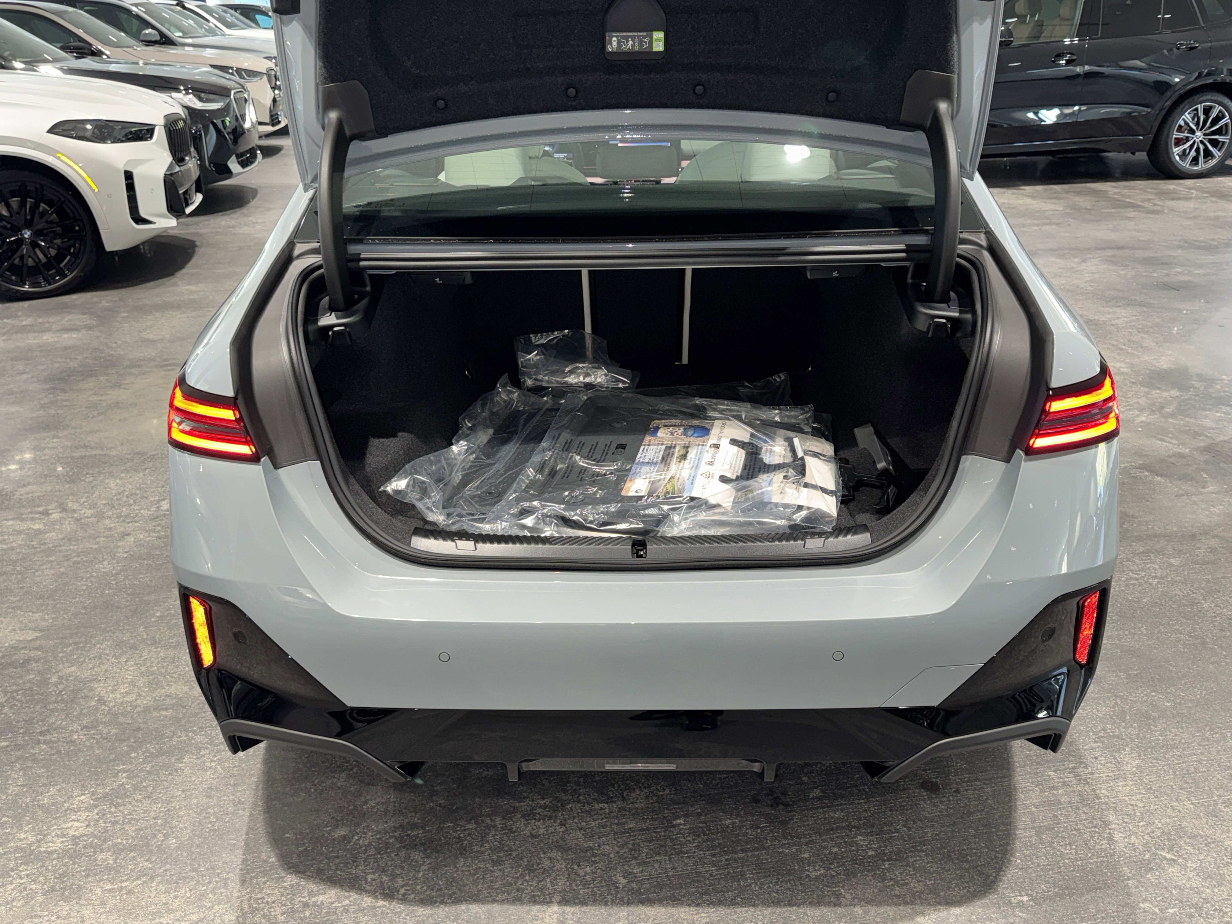 New 2026 BMW i5 eDrive40 w/ M Sport Package image 12