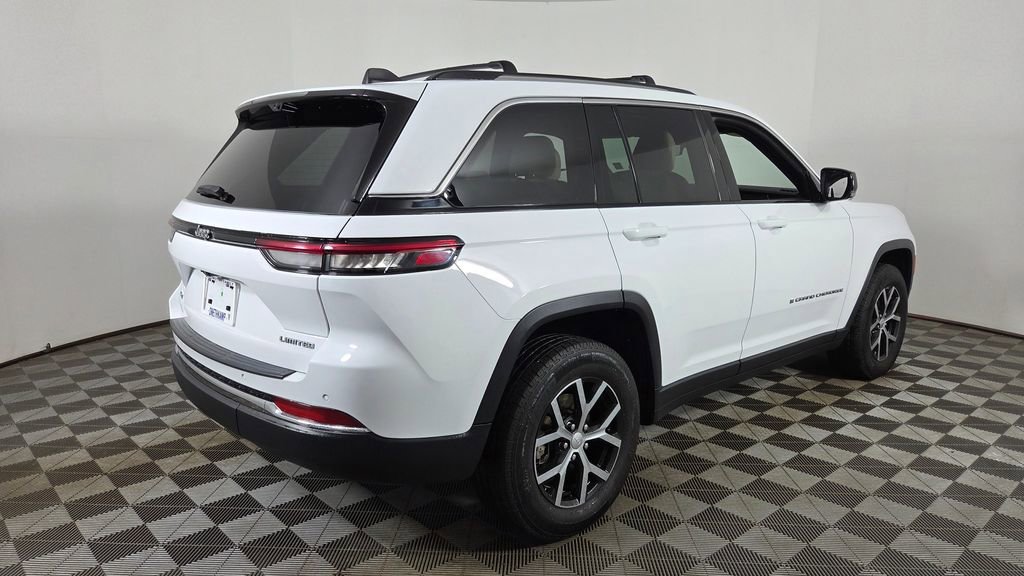 Used 2023 Jeep Grand Cherokee Limited w/ Luxury Tech Group II AWD/4WD image 9