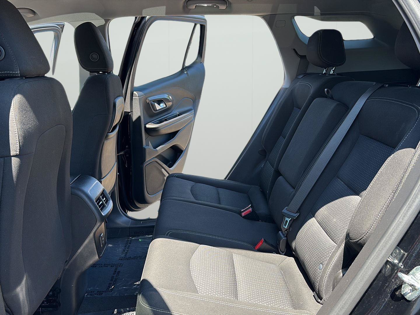 Used 2022 GMC Terrain SLE w/ Driver Convenience Package FWD image 18