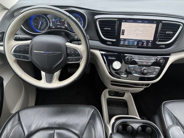 Used 2020 Chrysler Pacifica Limited FWD image 3