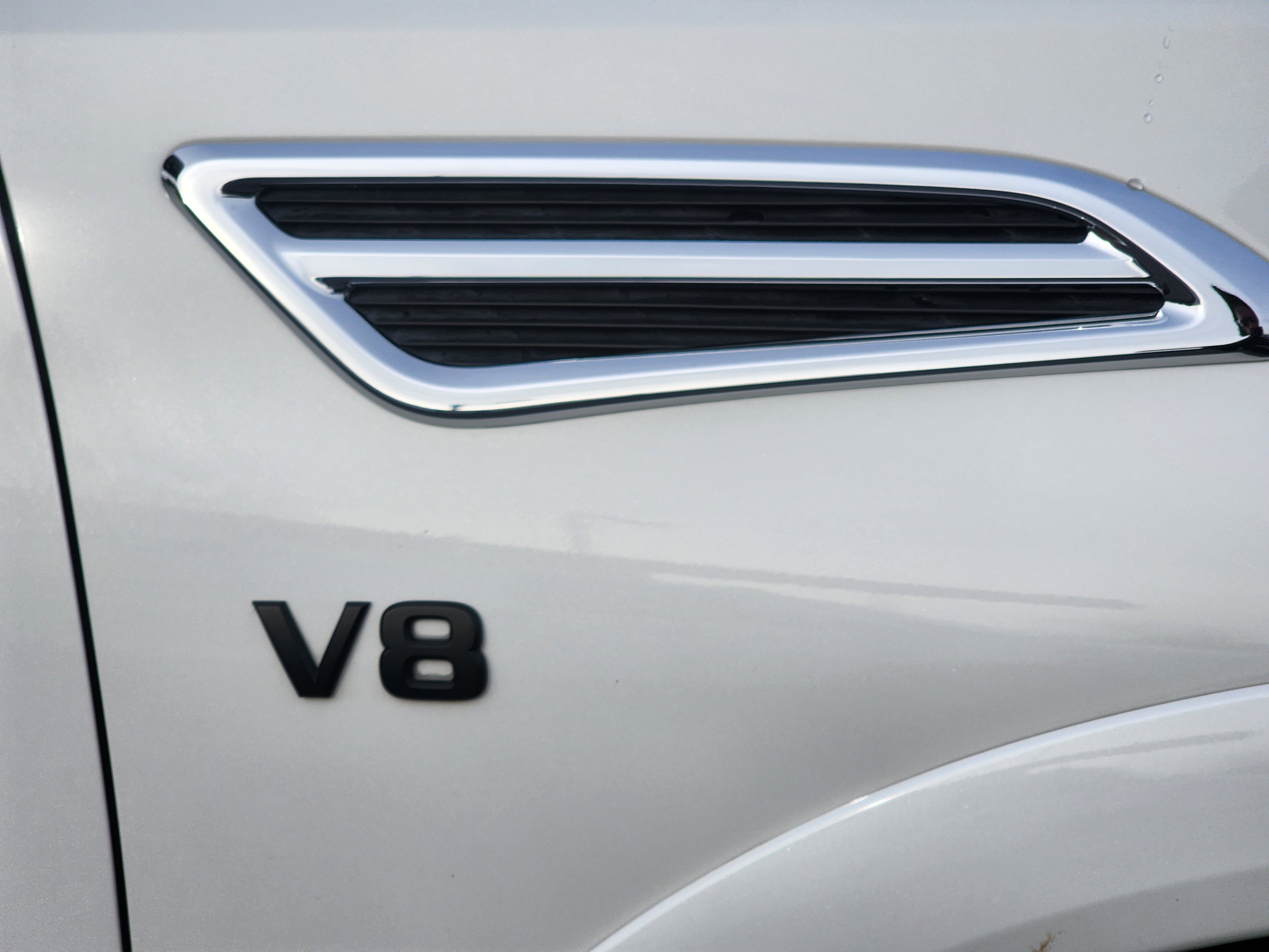 Used 2022 Nissan Armada SL w/ Midnight Edition Package image 7