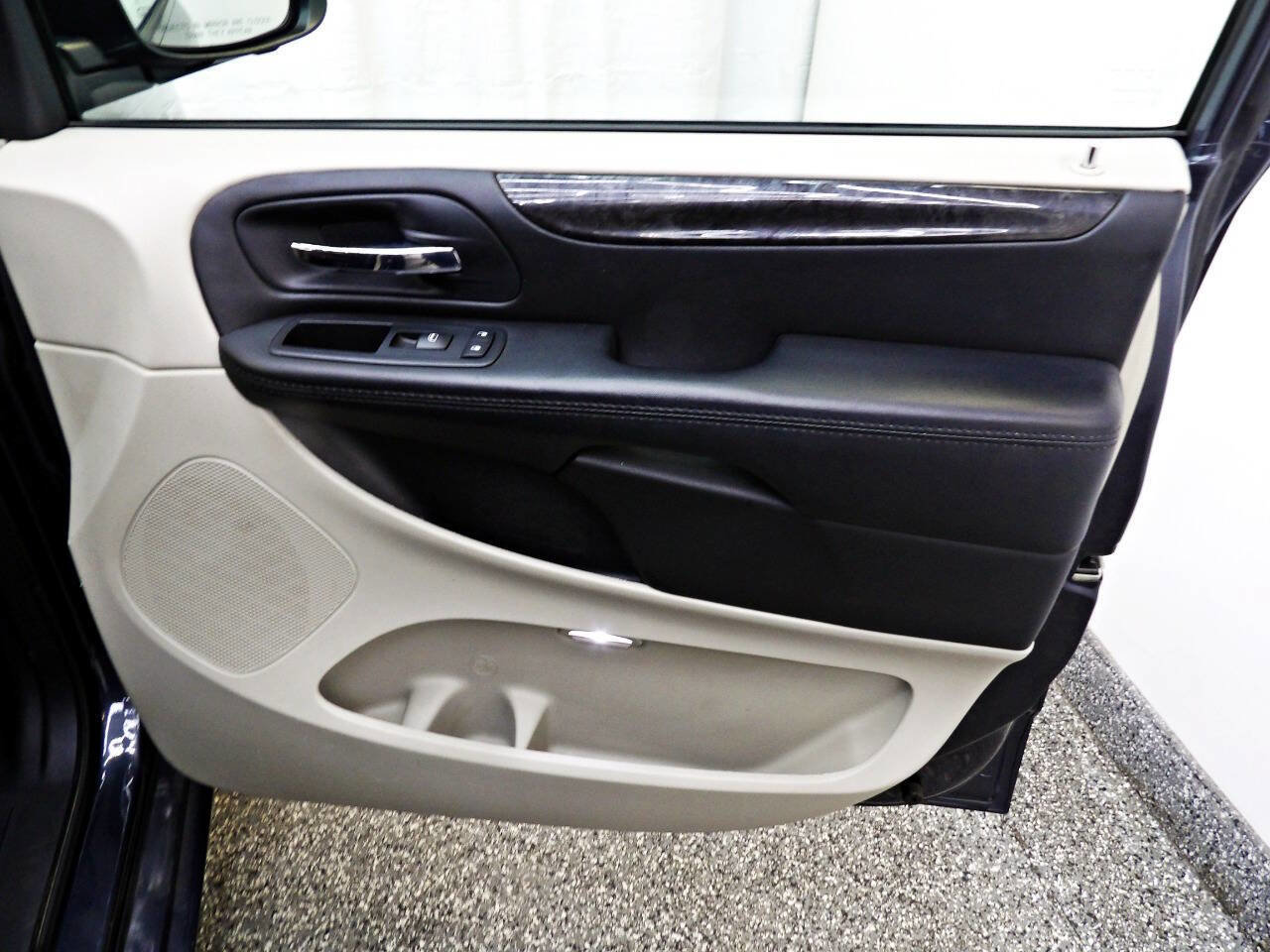 Used 2014 Dodge Grand Caravan SE w/ Quick Order Package 29E SE image 10