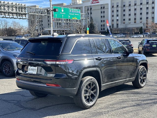 New 2026 Jeep Grand Cherokee Altitude AWD/4WD image 2