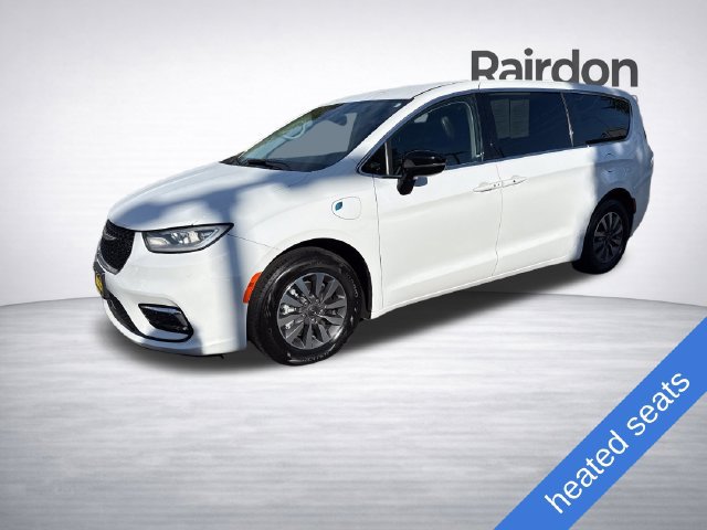 Used 2024 Chrysler Pacifica Limited FWD image 3