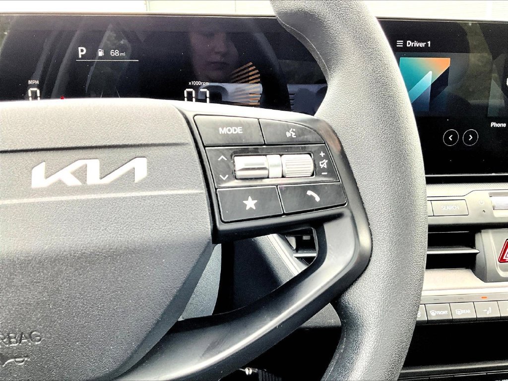 Used 2025 Kia K4 FWD image 14