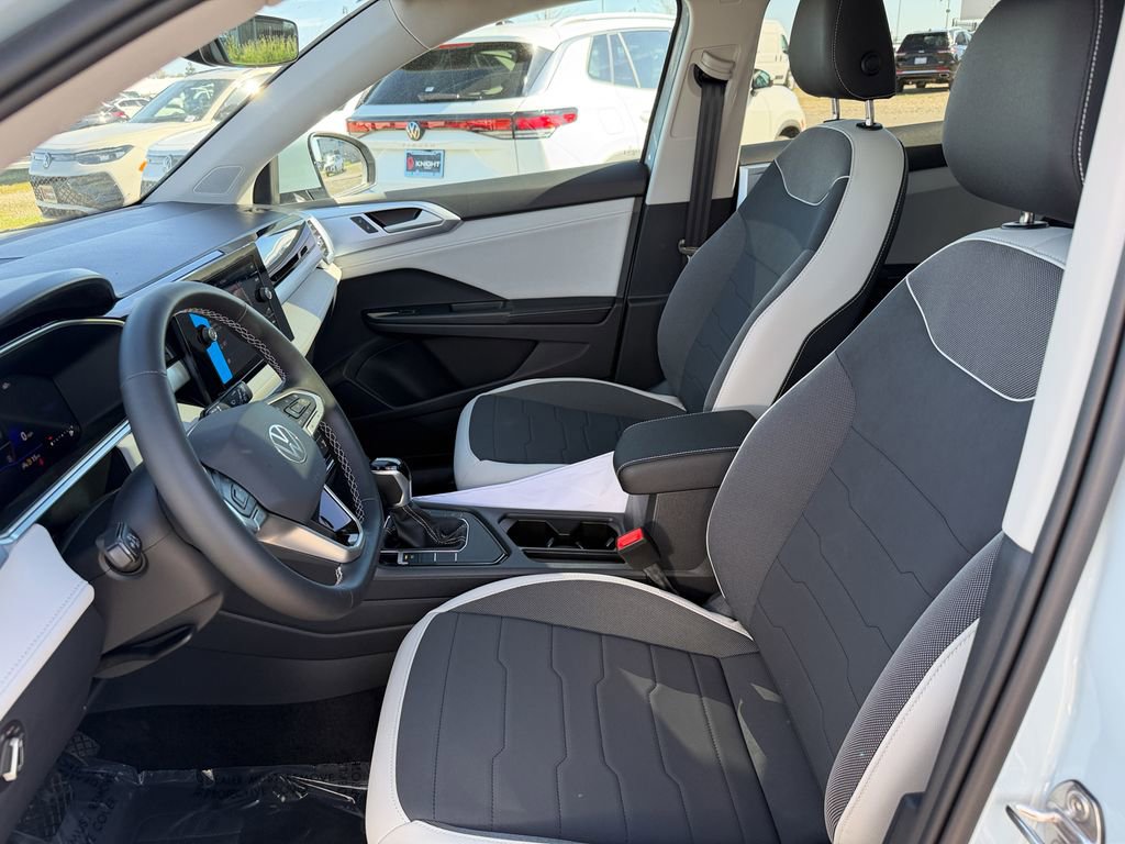 New 2026 Volkswagen Taos SE image 12