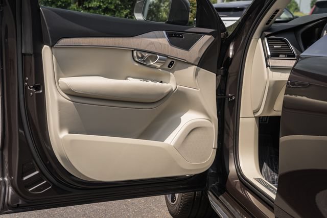 Certified 2024 Volvo XC90 B6 Plus w/ Protection Package Premier AWD/4WD image 38