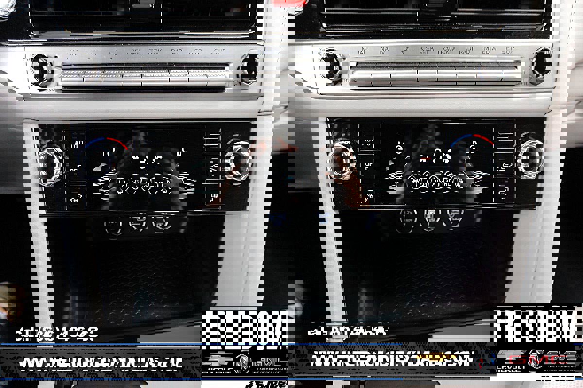 Used 2025 Genesis G70 2.5T image 19