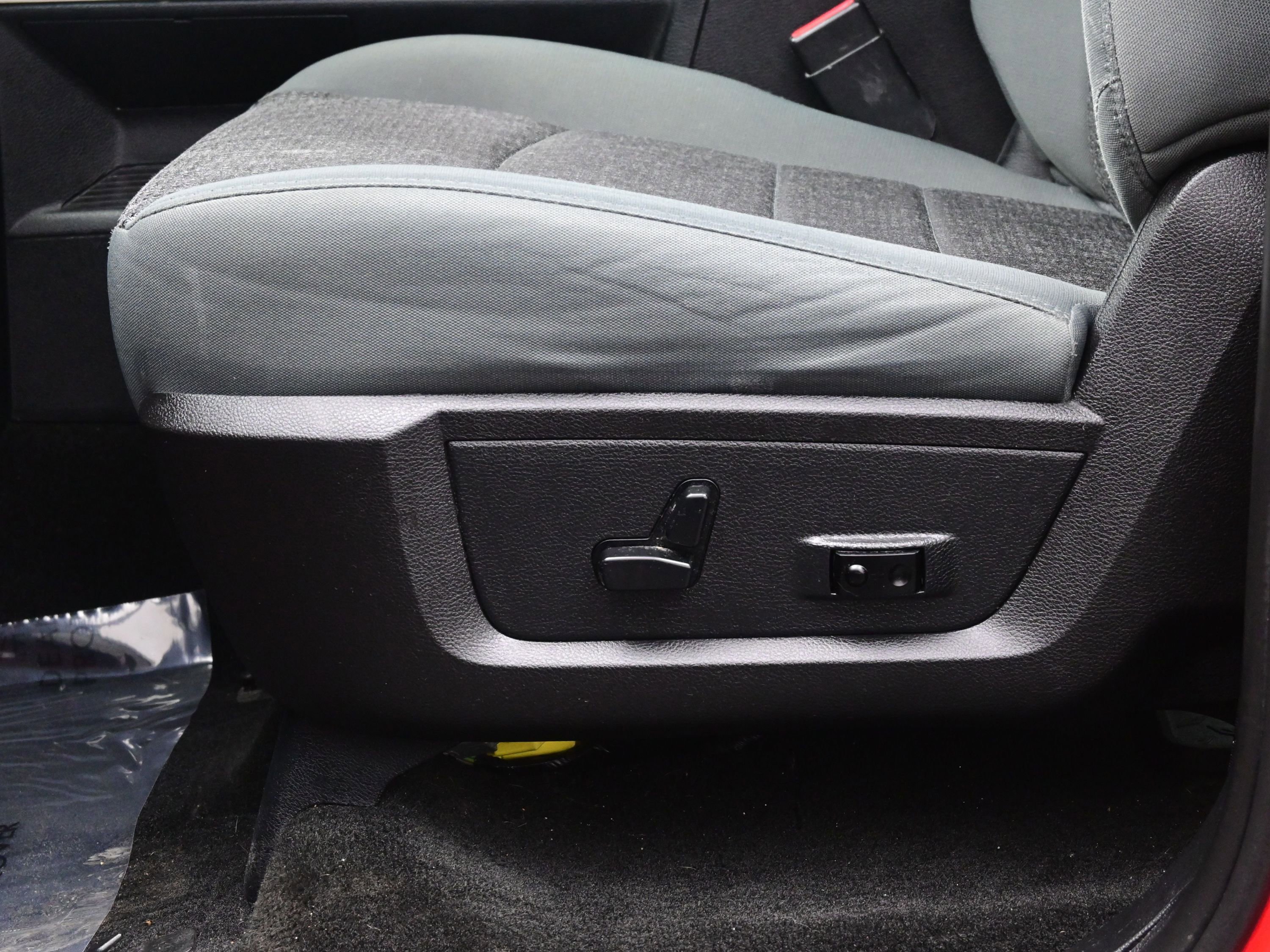 Used 2016 RAM 1500 Outdoorsman image 11