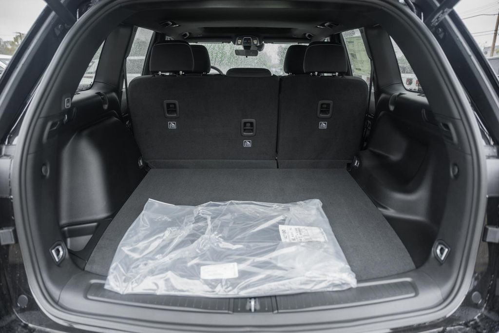 New 2025 Jeep Grand Cherokee Laredo X w/ Luxury Tech Group I image 10