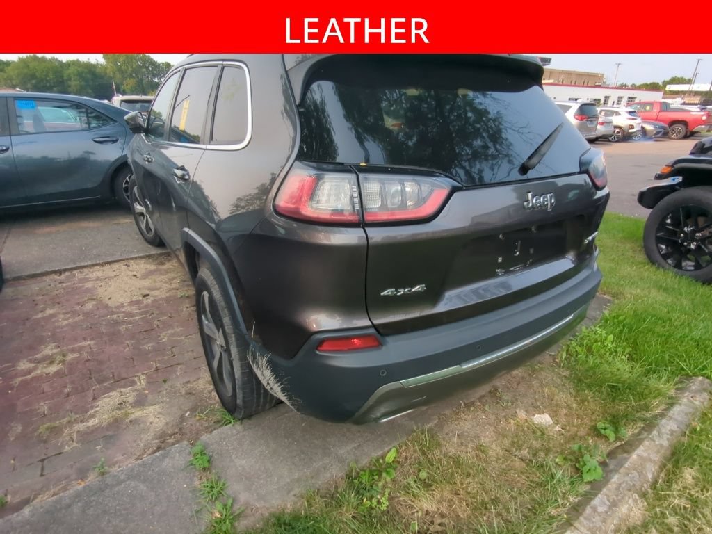 Used 2019 Jeep Cherokee Limited w/ Luxury Group AWD/4WD image 4