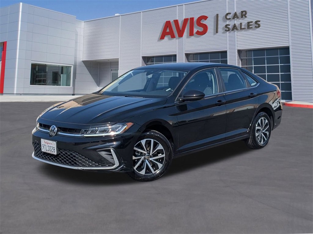 Used 2025 Volkswagen Jetta S image 1
