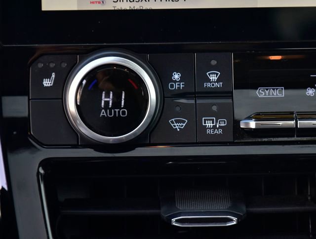 Used 2023 Toyota Highlander XLE image 26