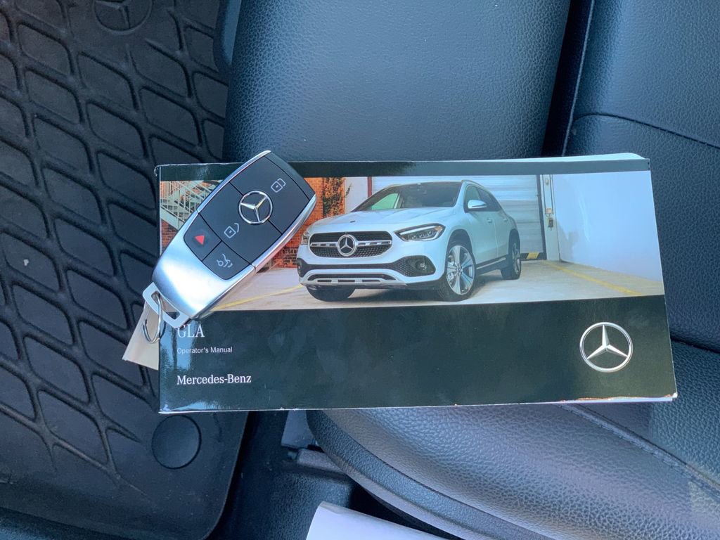 Used 2023 Mercedes-Benz GLA 250 4MATIC image 9