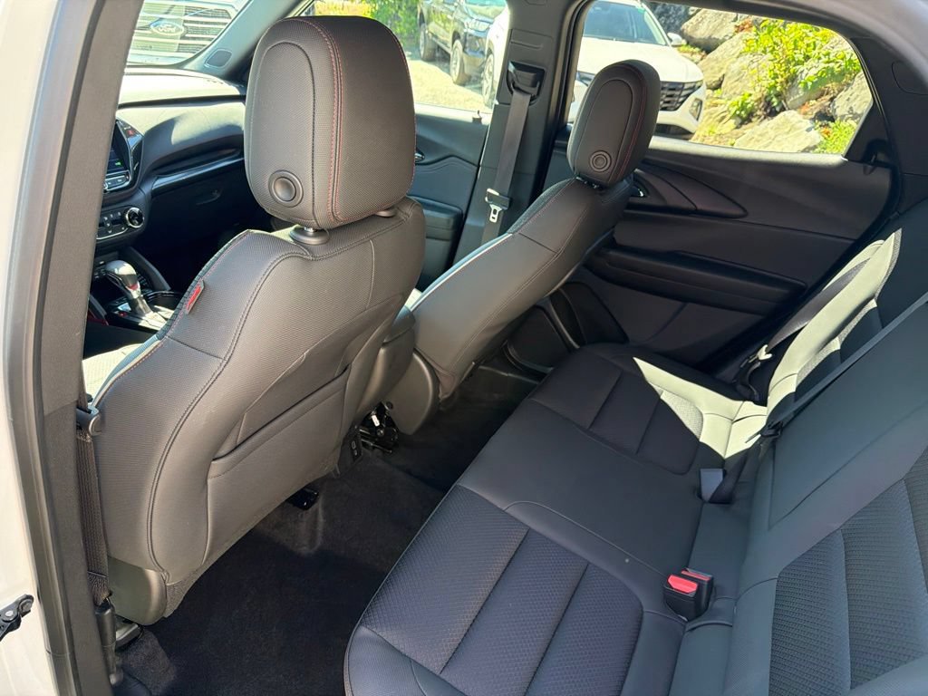 Used 2023 Chevrolet TrailBlazer RS w/ Technology Package AWD/4WD image 19