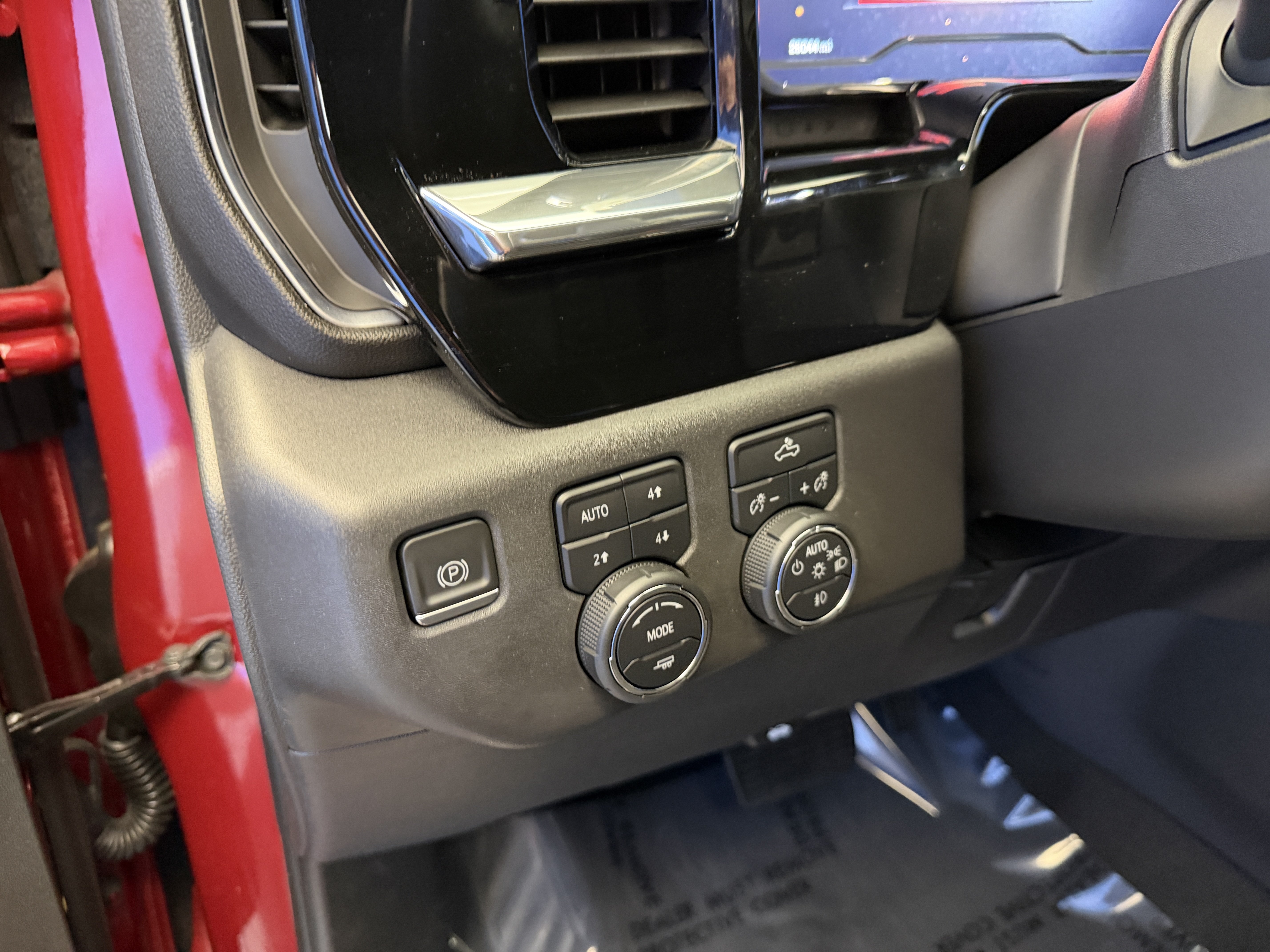 Used 2023 Chevrolet Silverado 1500 RST AWD/4WD image 15