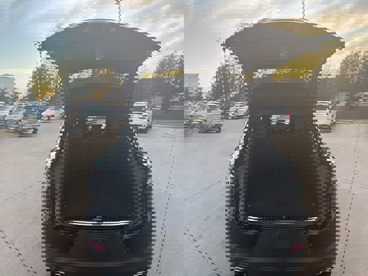 Used 2024 Porsche Cayenne Coupe image 7