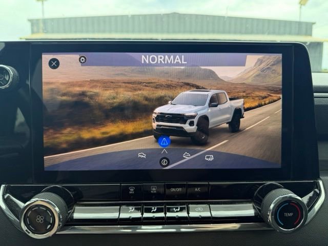Used 2023 Chevrolet Colorado Trail Boss w/ Technology Package AWD/4WD image 27