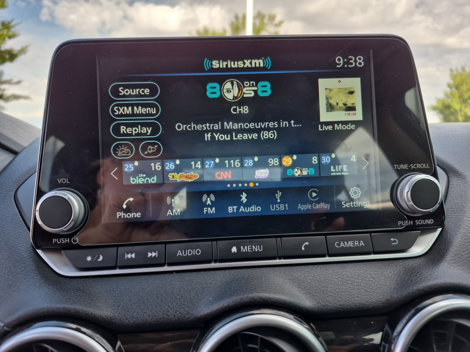Used 2024 Nissan Sentra SV FWD image 30