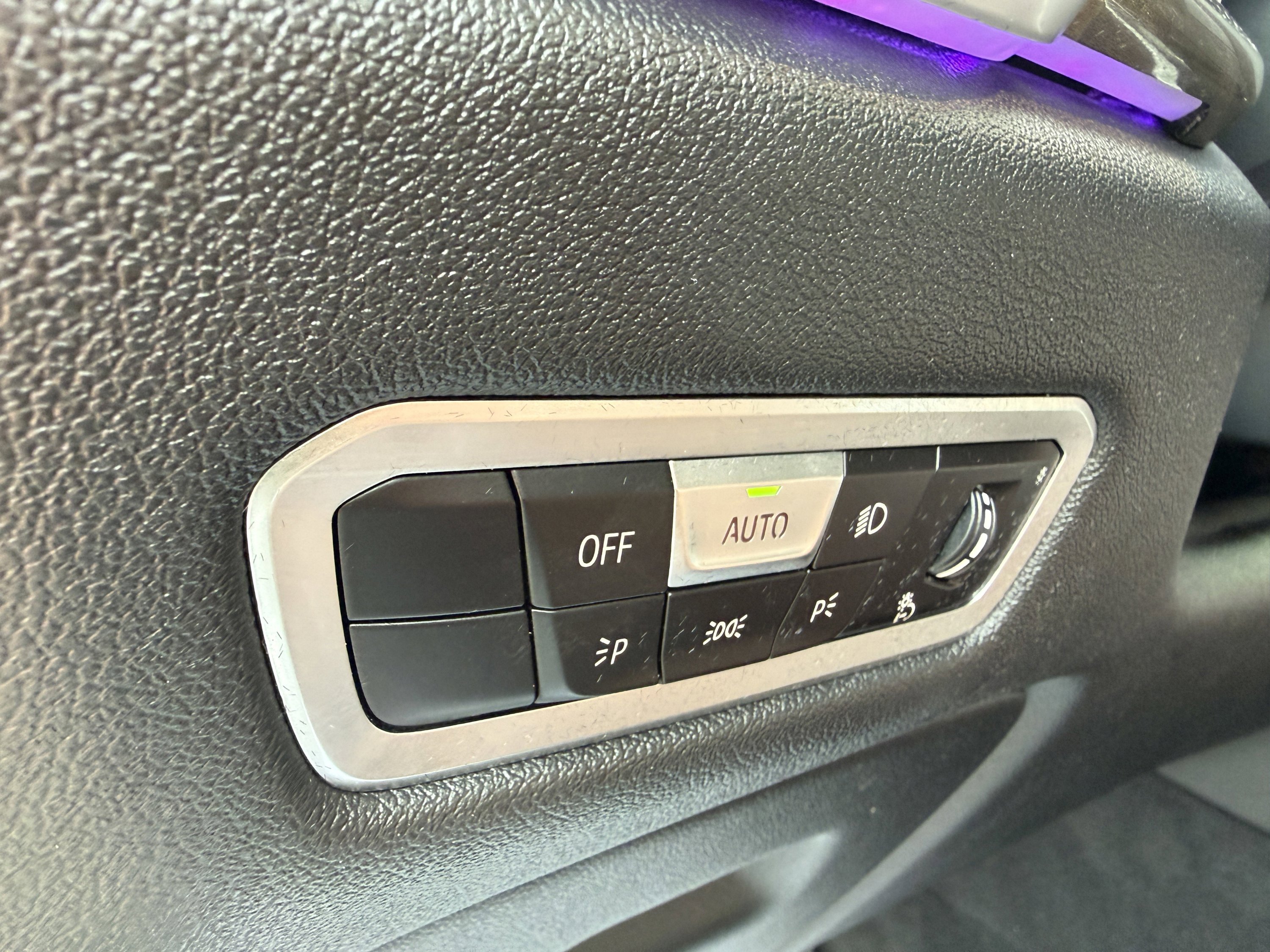 Used 2022 BMW X5 xDrive40i w/ Premium Package AWD/4WD image 28