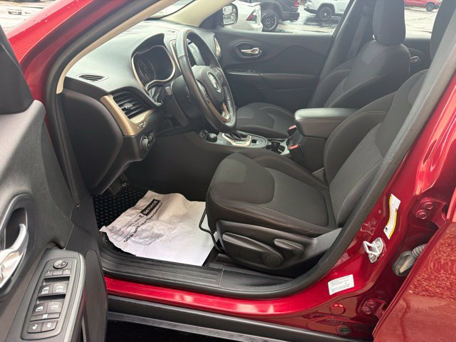 Used 2016 Jeep Cherokee Latitude w/ Cold Weather Group AWD/4WD image 22