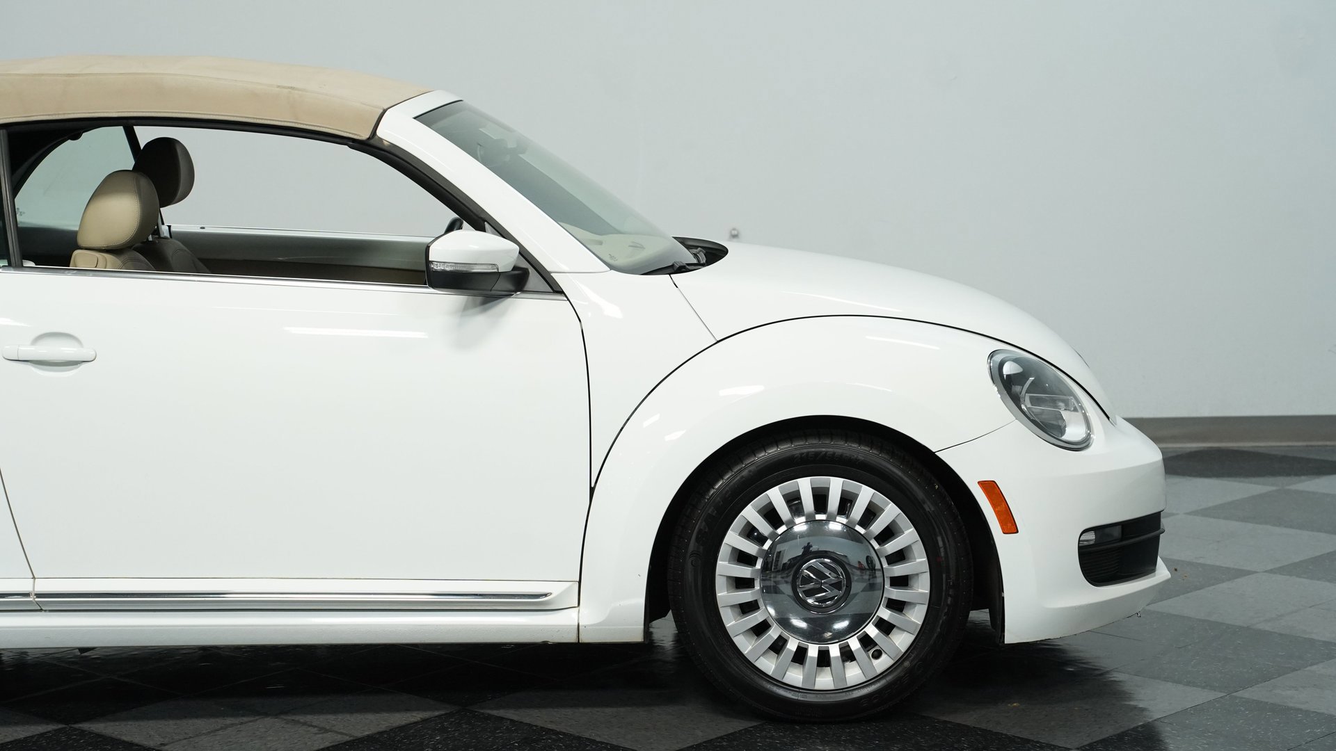 Used 2014 Volkswagen Beetle 1.8T image 24