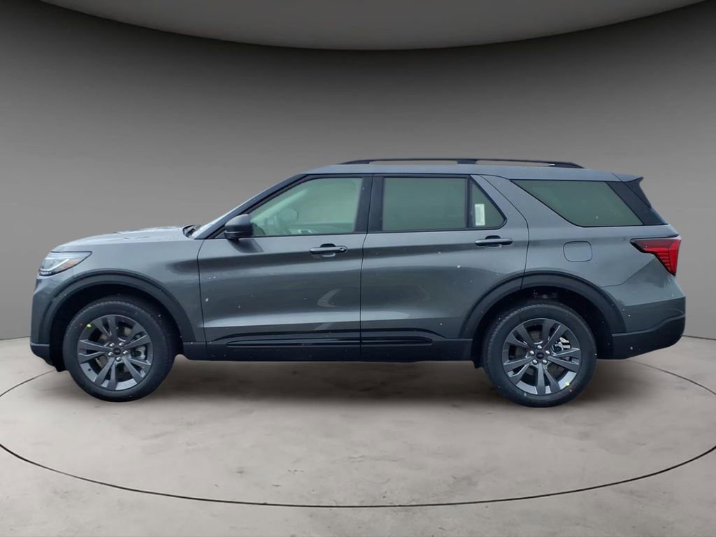 New 2026 Ford Explorer Active image 2