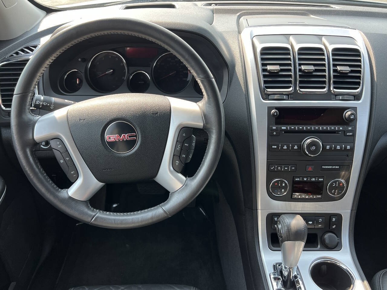 Used 2011 GMC Acadia SLT w/ Technology Package AWD/4WD image 12