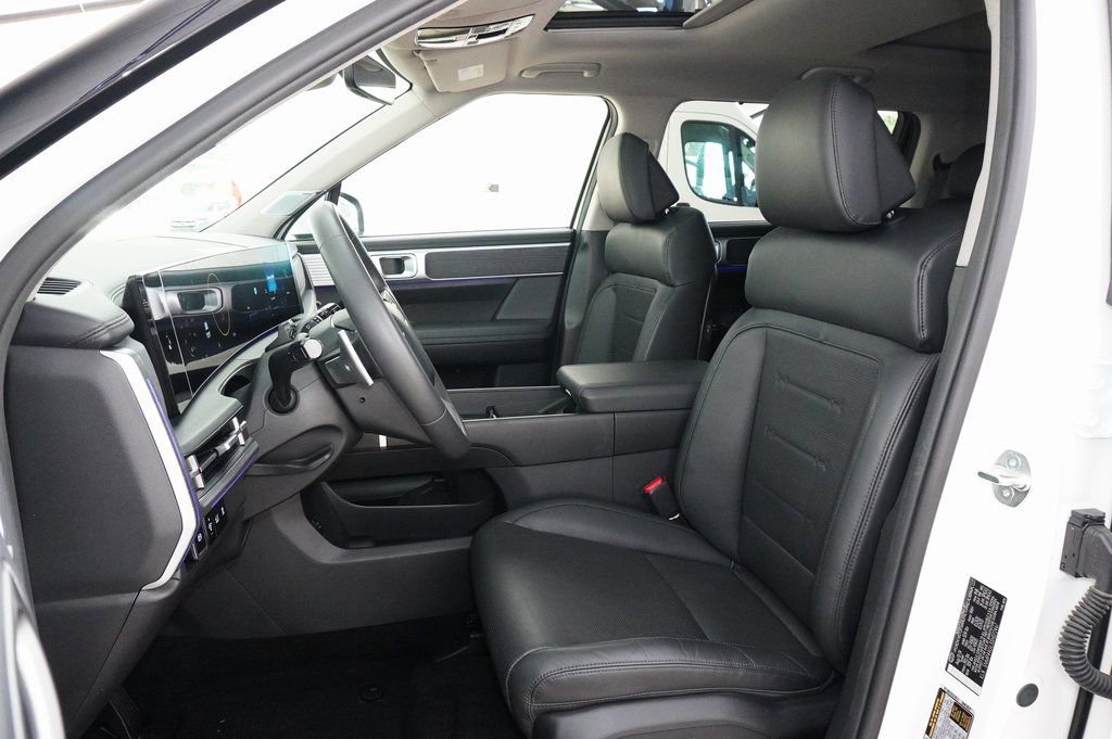 Used 2025 Hyundai Santa Fe Limited image 25