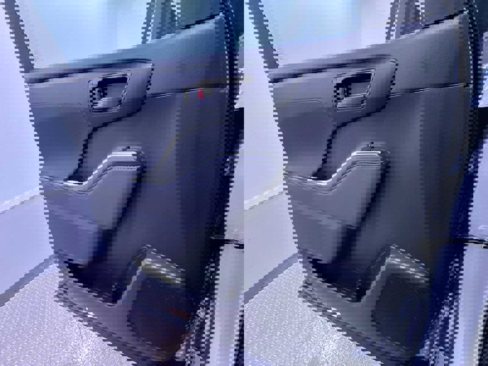 Used 2024 Toyota RAV4 LE image 30