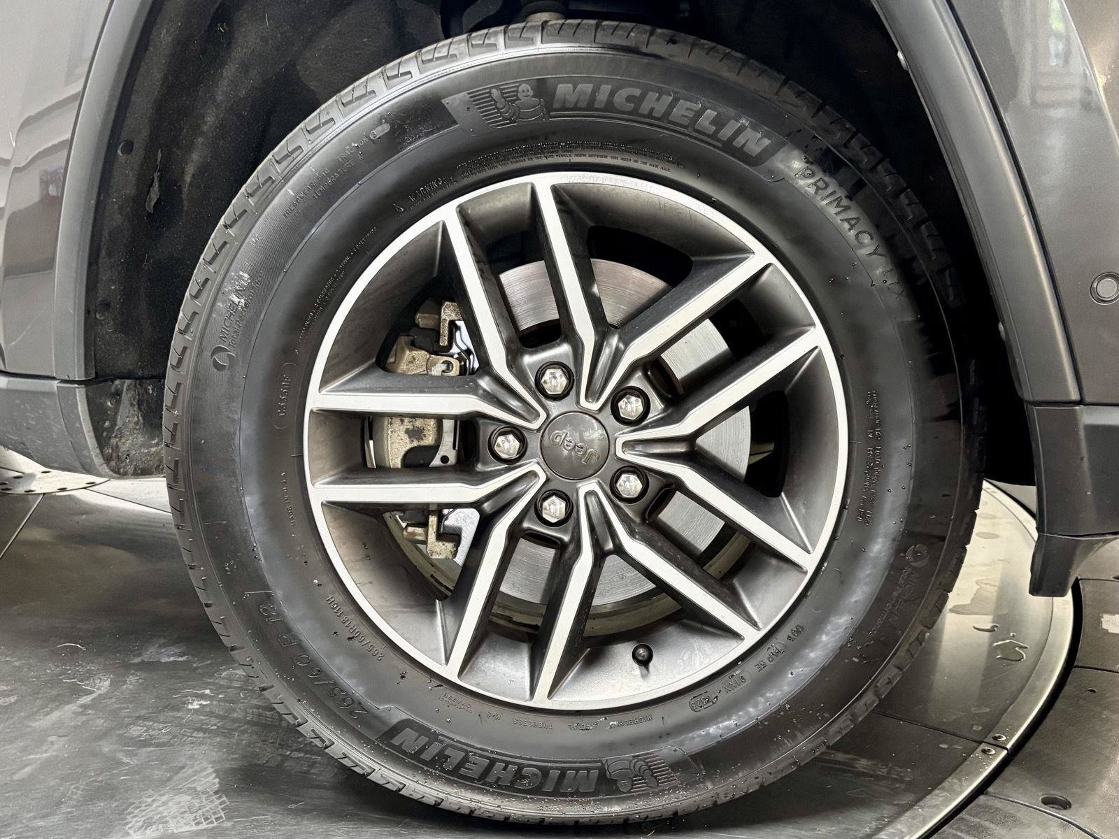 Used 2021 Jeep Grand Cherokee Limited AWD/4WD image 12