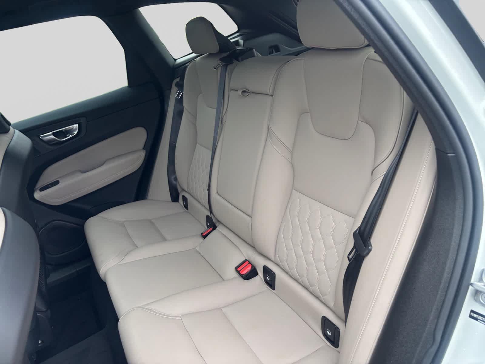 Used 2026 Volvo XC60 B5 Plus AWD/4WD image 18
