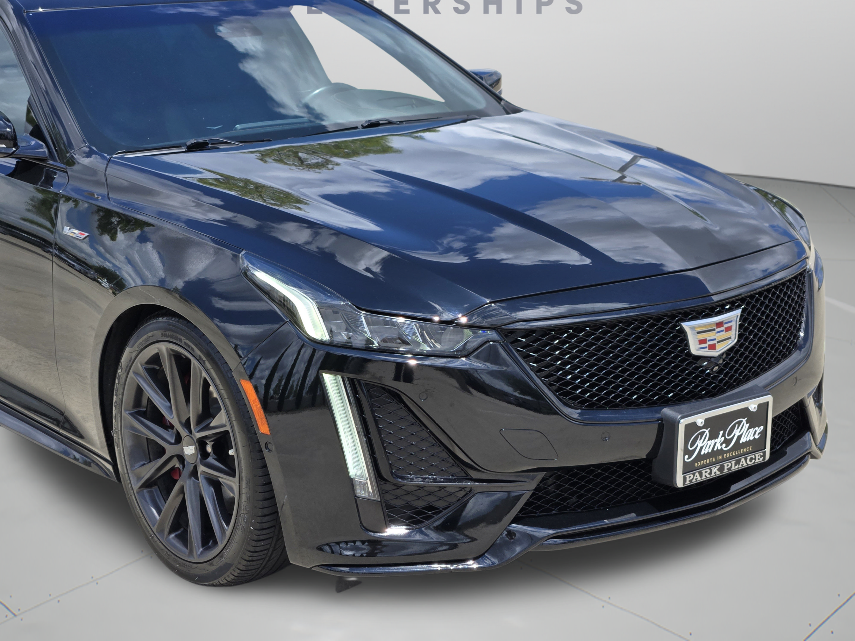 Used 2022 Cadillac CT5 V w/ Premium Package RWD image 34