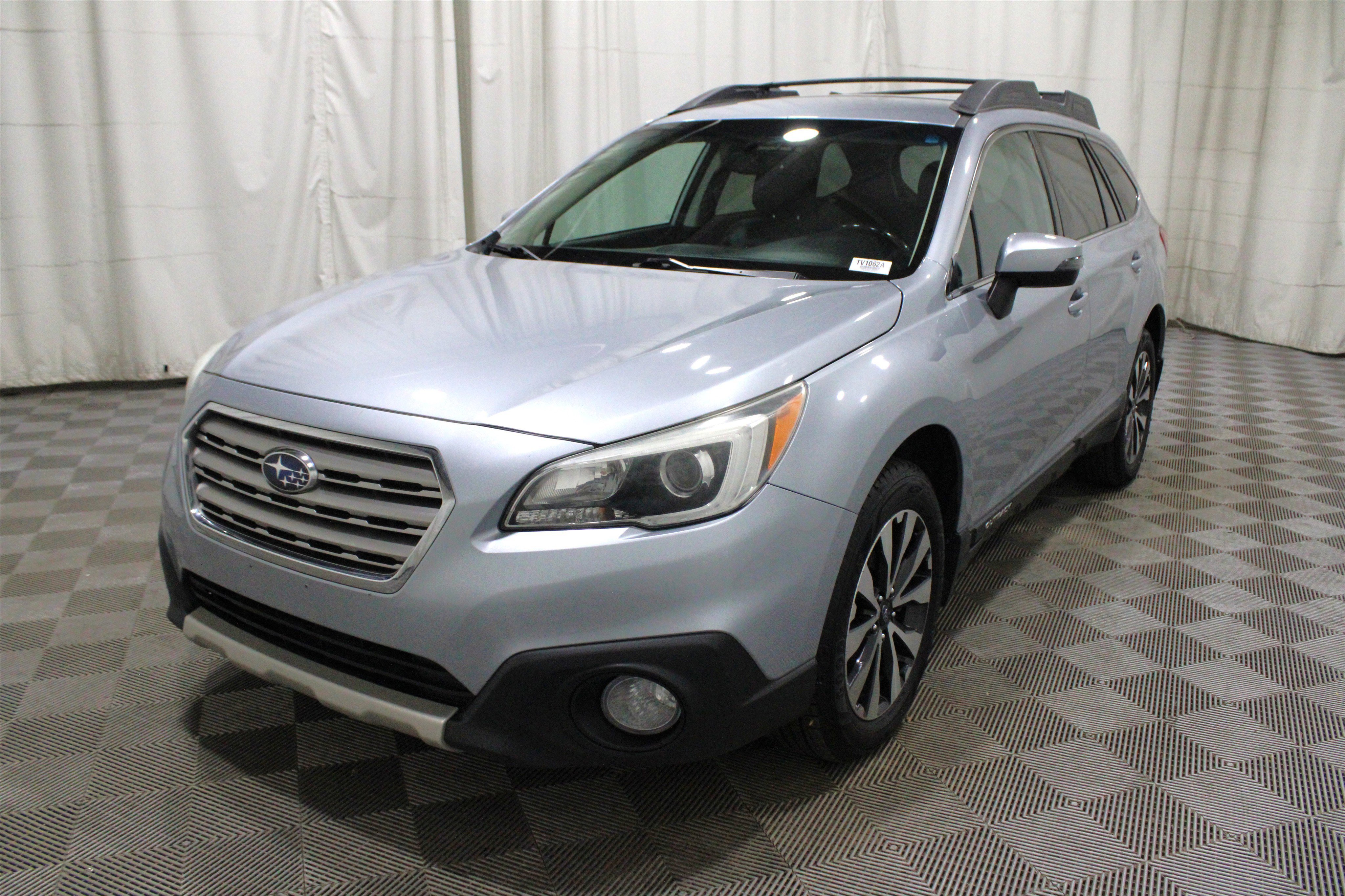 Used 2015 Subaru Outback 3.6R Limited w/ Popular Package #4 image 32