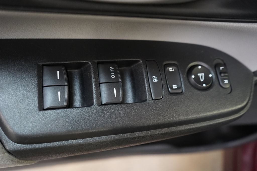 Used 2018 Honda CR-V LX image 28