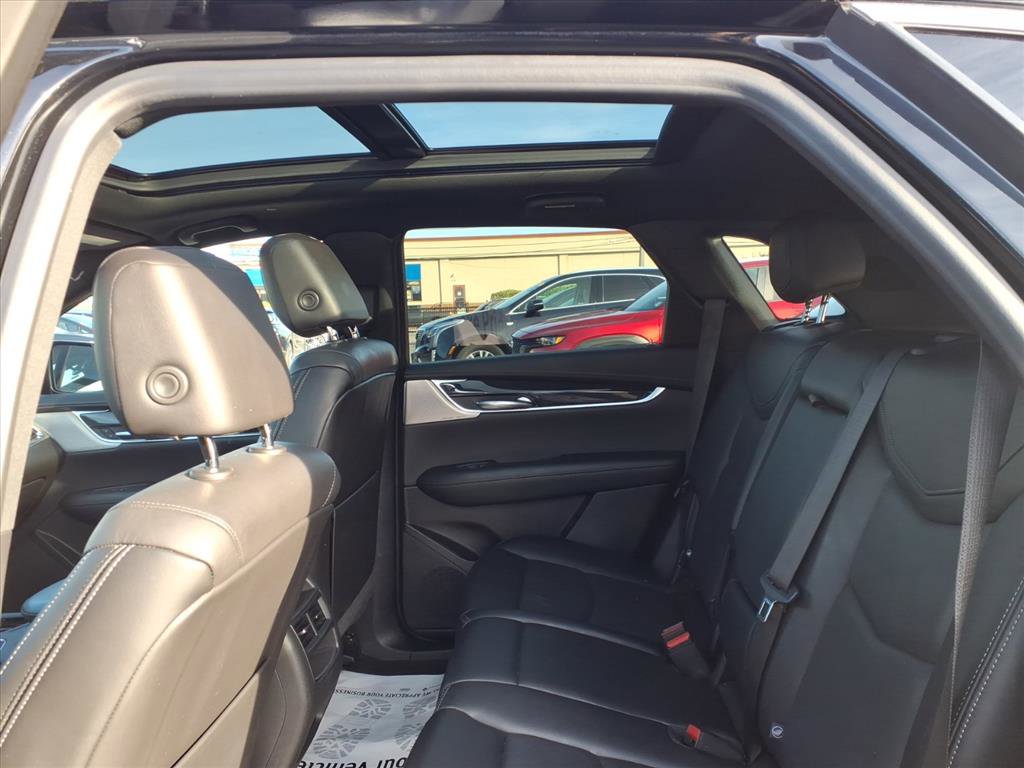 Certified 2022 Cadillac XT5 Premium Luxury image 16