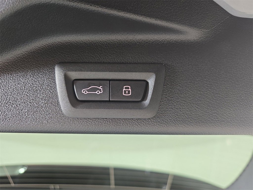 New 2026 BMW X5 M60i image 13