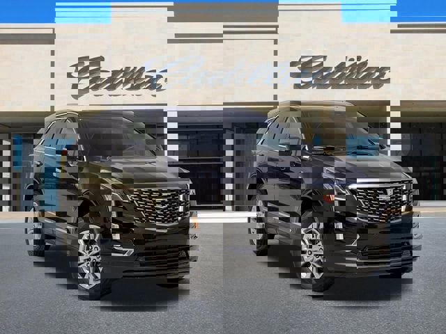 New 2026 Cadillac XT5 Luxury image 2