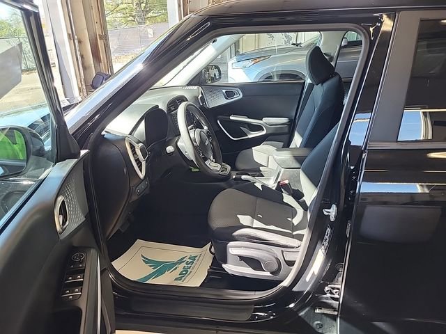Used 2022 Kia Soul LX FWD image 4