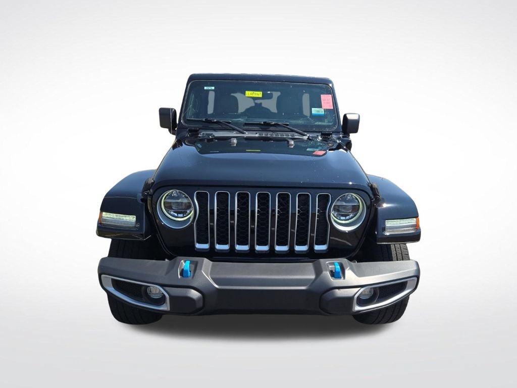 Used 2022 Jeep Wrangler Unlimited Sahara w/ Cold Weather Group AWD/4WD image 10