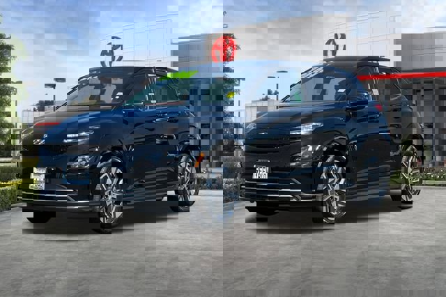 Used 2023 Hyundai Kona SE FWD image 9