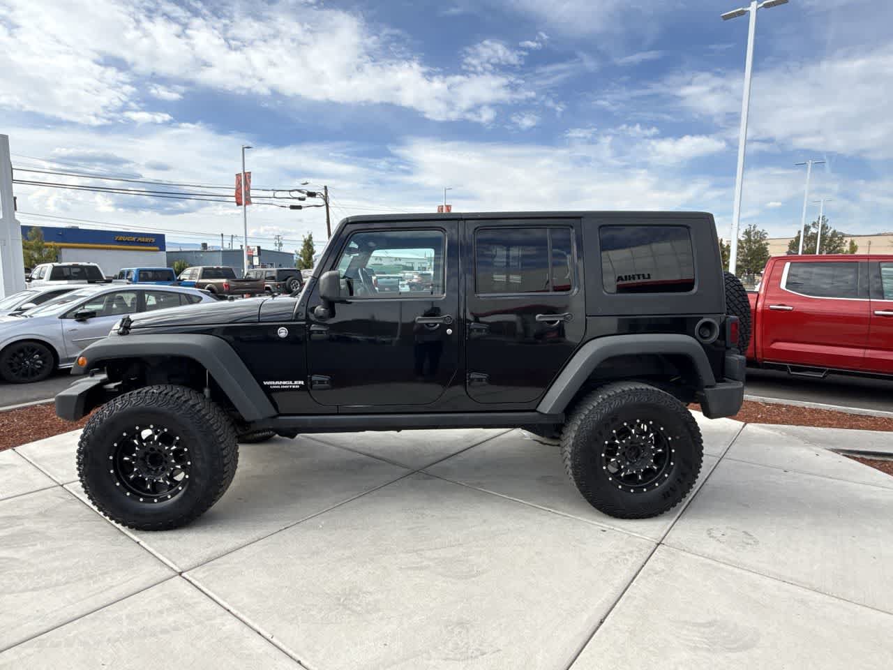 Used 2010 Jeep Wrangler Unlimited Sport AWD/4WD image 2