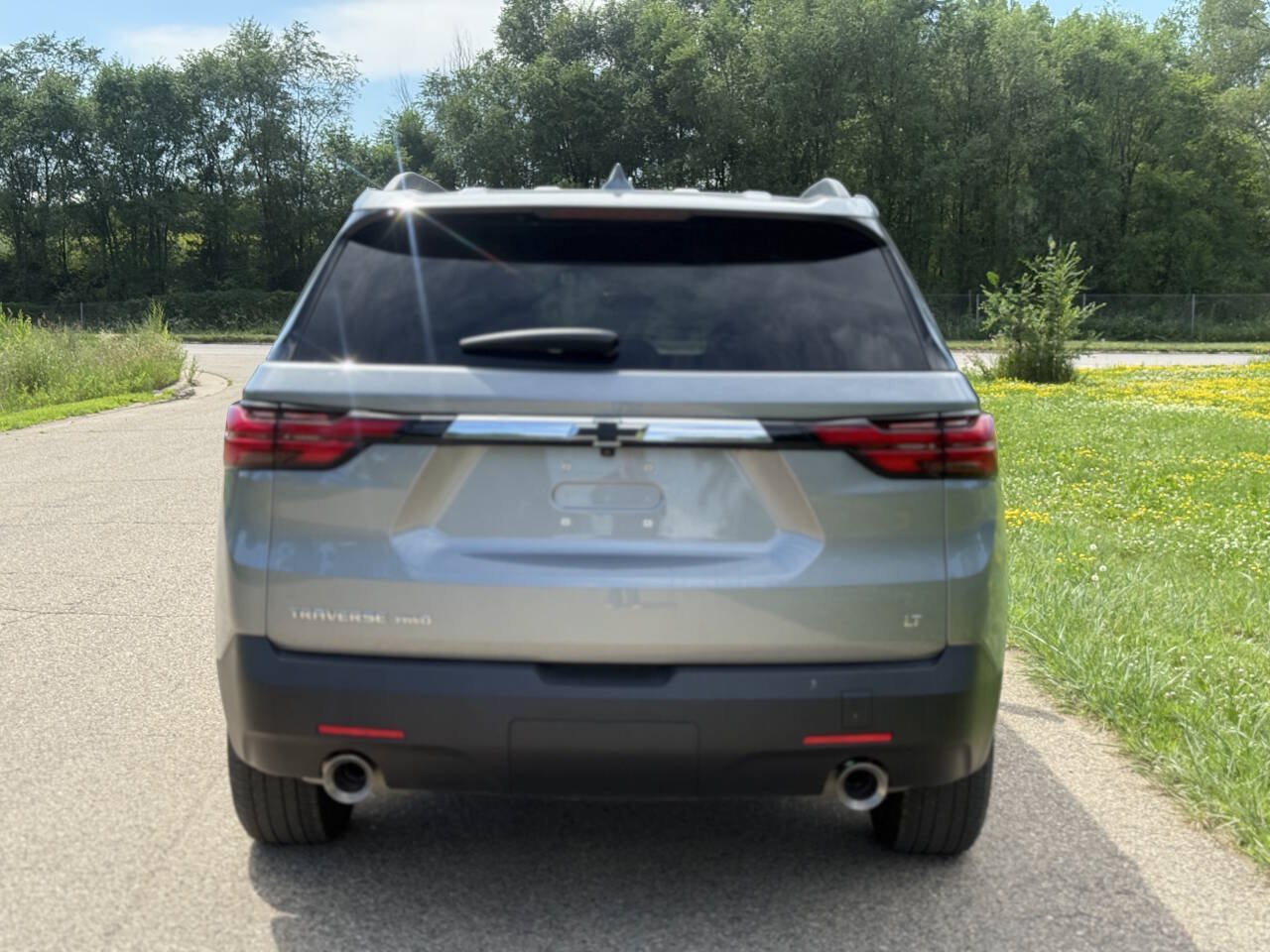 Used 2023 Chevrolet Traverse LT AWD/4WD image 7