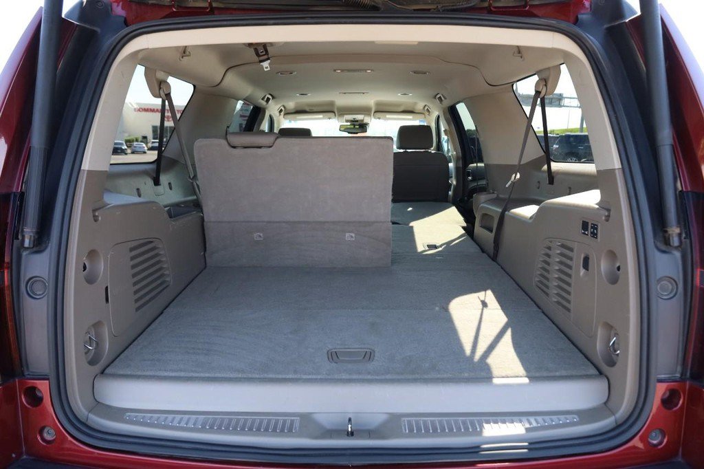 Used 2020 Chevrolet Suburban Premier AWD/4WD image 8