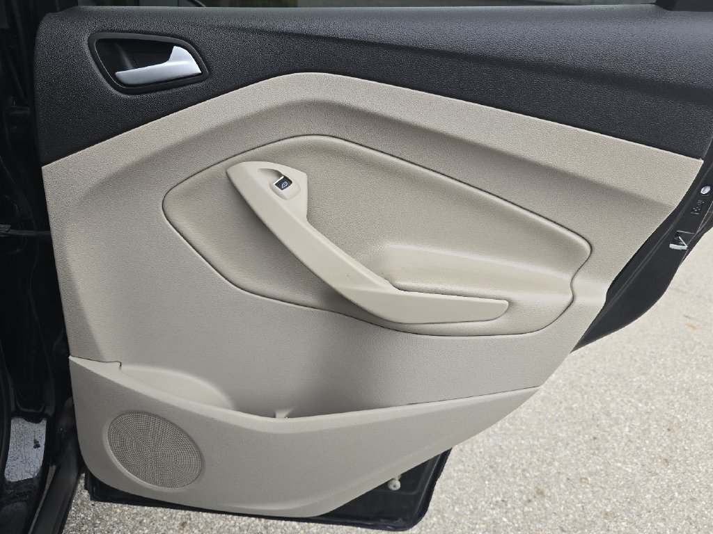 Used 2019 Ford Escape SE FWD image 19