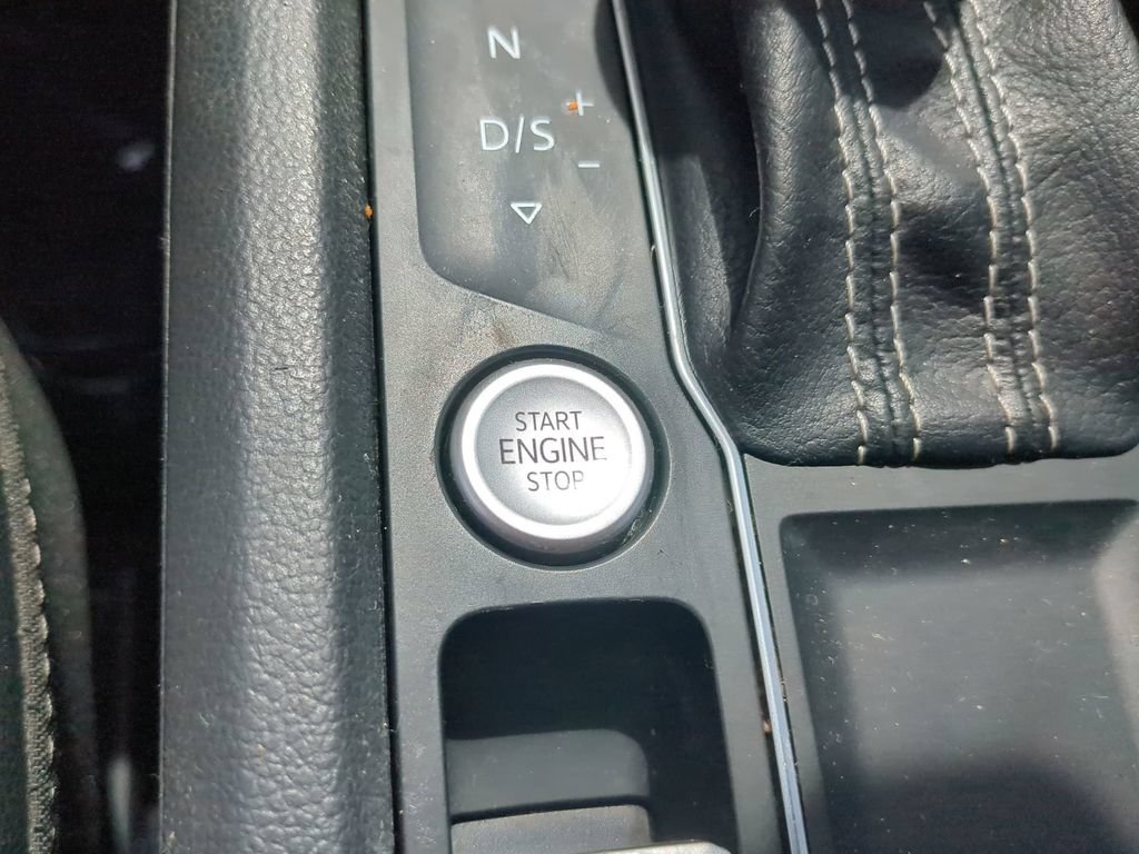 Used 2021 Volkswagen Atlas SE w/ Towing Package FWD image 32