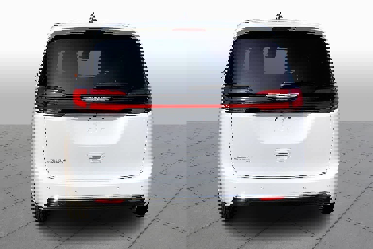 New 2026 Chrysler Pacifica Select image 4