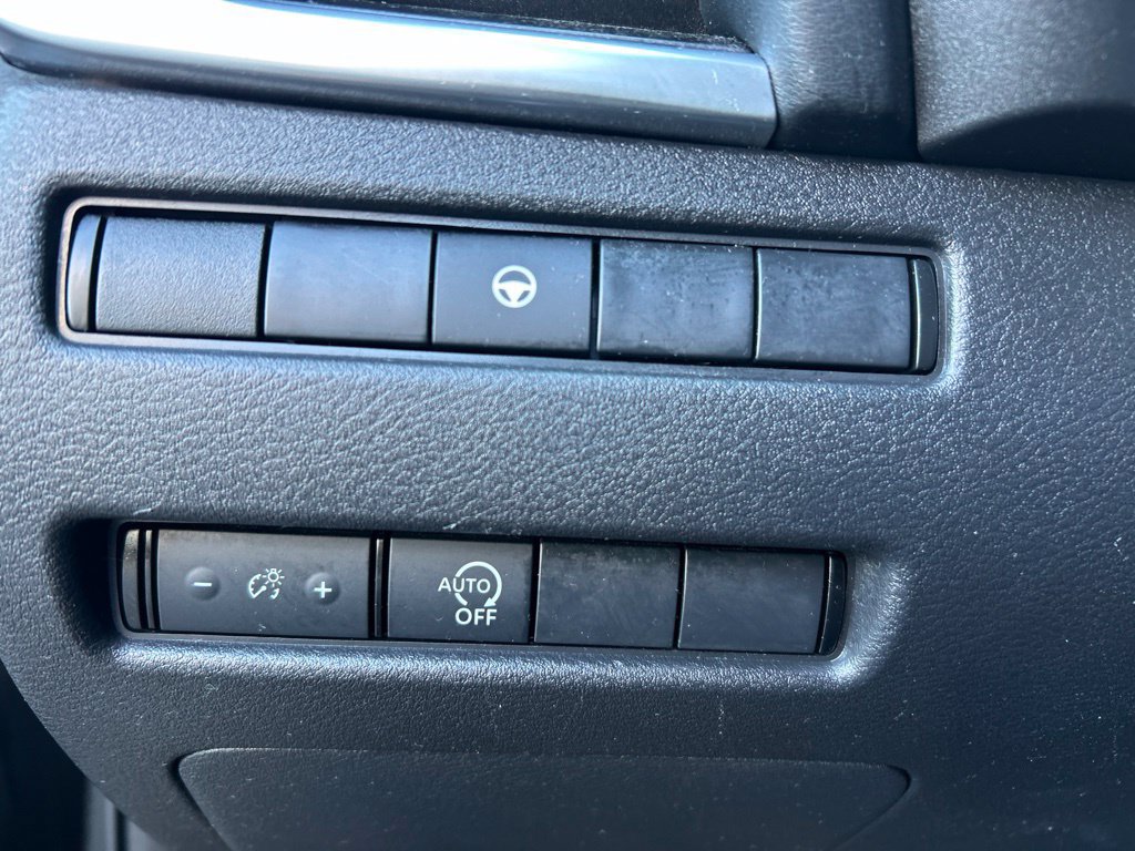 Used 2023 Nissan Rogue SV FWD image 20
